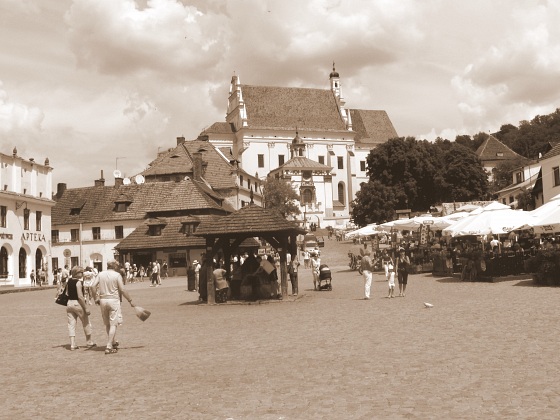 Zdjęcie. Tytuł: "Rynek w Kazimierzu". Opis: "...".